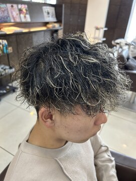 フォルテ 草薙店 波巻き　メッシュキャップ　ハイライト　メンズパーマ