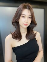 アリュウル 表参道 青山(Allure) ベージュカラー×ミディアムくびれヘア 伊藤