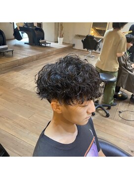 ミオ ベガ(Mio'' VEGA) スパイラルパーマ 緩め