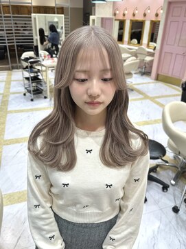 リー 梅田(Lee) ブリーチ2回必須/ホワイトグレージュ/冬/ミルクティーベージュ