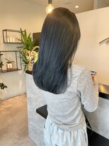 メデル(mederu)&nbsp;ブルーブラック透明感暗髪カラーレイヤーカット20代30代40代