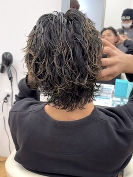 ビカム 名駅(become) 【黒髪サーフカール】ツイストパーマスパイラルセンターパート