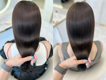 エトワール バイ ヴィンス(etoile by vince)の写真/思わず触れたくなるような艶髪が叶う、柔らかな縮毛矯正◎汗をかいても可愛い前髪キープ！憧れのサラ艶髪へ