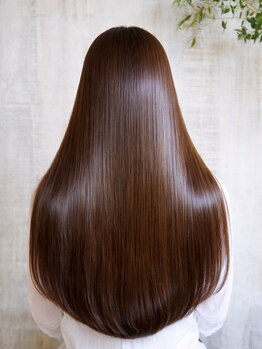 ヘアーメイク ヴェルダ(Hair make VERDA)の写真/憧れのサラサラストレート！ダメージレスの縮毛矯正【酸性ストレート】導入◇思わず触りたくなる美髪に♪