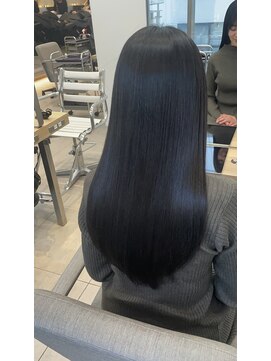 エラ(Ella) 髪質改善×ナチュラルブラック