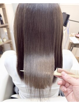 リブ(LIV) 梅雨前の髪質改善縮毛矯正でまとまる艶髪