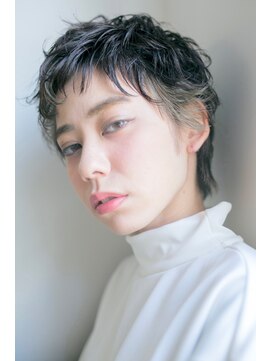 ワク(WAKU) 【WAKU】無造作カールとデザインカラーショートヘルシースタイル