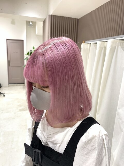 BLACKPINK リサ 髪色ピンク  韓国ハイトーン