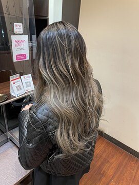 サロン ド ロイ(Salon de Roi) 外国人風ホワイトベージュバレイヤージュカラー☆