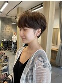 ショートボブパーマ20代30代40代イヤリングカラー大人可愛い