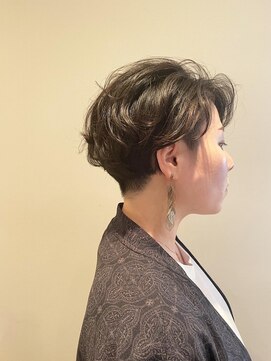 イコル(ikoru) クールショートニュアンスパーマ黒髪ショート30代代官山中目黒