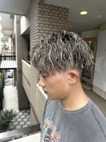 ブレイズ ザ サロン(BLAZE THE SALON)&nbsp;緩めたツイスパメッシュショートセンターパート【BLAZE 大庭】