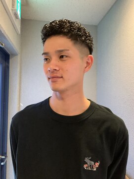 ヌース(NOOS) ベリーショートフェードパーマ