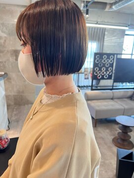 ロット 横浜(lot) ぱつっとボブ/ショートボブ/ツヤ髪[横浜駅]