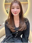 レイヤーとベージュ系カラーで軽やかに透けるヘアへ