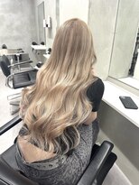 アルマバイロサ(ALMA by ROSA) ホワイトブロンド×シールエクステ/担当rui