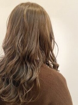 クープ 葛西(COUPE)の写真/髪の傷みを最小限に抑え、透明感・艶感・柔らかさを実現！髪に優しいカラーで、憧れの美髪に♪