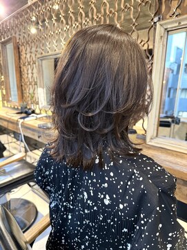 トリア(the tria) 【seito】新宿/レイヤーカット/透明感カラー／グレージュ