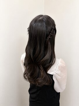 ラループ ヘアデザイン(la Loop Hair Design) ねじりハーフツイン