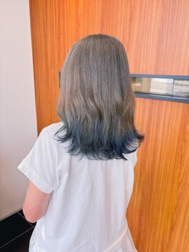 メープル(maple) グレーアッシュ×毛先ネイビーカラー
