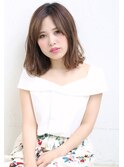 外ハネワンカールのグレージュアッシュ