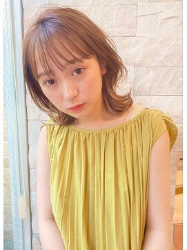 リアン(lien) 【lien.ai】大人かわいい小顔　外ハネウルフ　オリーブカラー