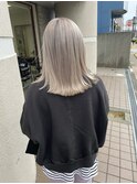 ホワイト系カラー　．
