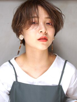 アトリエ フェム(atelier.fem) センターパートが可愛い大人ハンサムショート