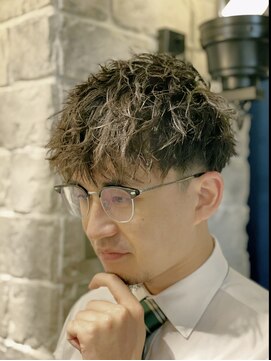 ミリオンバックス 上野(Million Bucks) スパイラルパーマ<理容室>[メンズ/シェービング/床屋/上野]