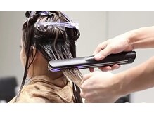 【髪質改善もお任せ★】お客様の髪をより潤いのある髪にするために"超音波アイロン"も使用しています♪