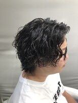 オーシャントーキョー(OCEAN TOKYO)&nbsp;波巻きセンターパート(刈り上げツーブロック黒髪パーマ)