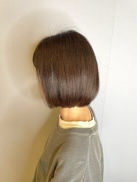 ブロッサム 東久留米店(Blossom) 20代30代40代小顔切りっぱなし大人ボブイヤリングカラー