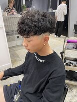 サンズ 梅田(SUNS)&nbsp;スキンフェード×スペインカール