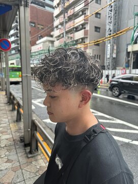 スタッグス 北千住(STUG'S) スペインカール/スパイキーショート[北千住/理容室]