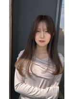 ソアロ(SOARO)&nbsp;岐阜顔まわりレイヤーミディアム艶アッシュハイライト20代