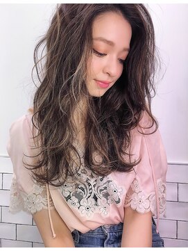 ヌイ 横浜(nui) ラベンダーグレーハイライト_毛先パーマことりベージュ