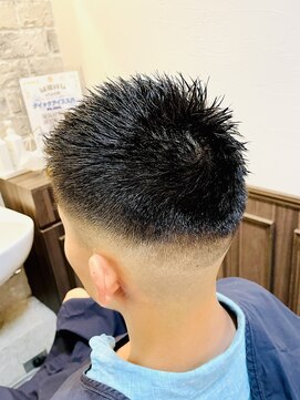 ミリオンバックス 上野(Million Bucks) 韓国マッシュ/フェードカット/ニュアンスパーマ/スペインカール