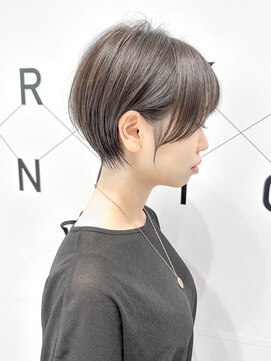 ハルキミナト ジャパン ヨコハマ(HARUKI MINATO japan YOKOHAMA) 耳かけマッシュショート20代30代40代50代オリーブグレージュ