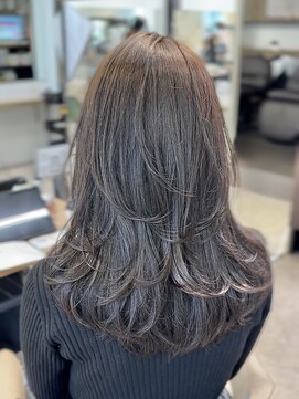 ビュー トウキョウ(VIEW TOKYO) ディープグレージュ レイヤースタイル