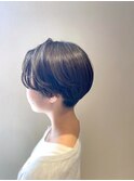 刈り上げショート×透け感MAX暗髪カラー