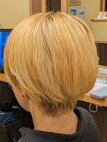 ユラリ(yurari)&nbsp;金髪　ハンサムショート