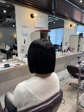 コワファースト長崎シャンプーボーイ 2nd(COIFF1RST 長崎 SHAMPOO BOY) ぱつっとボブ まるみボブ ミニボブ ショートボブ