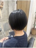 ピンクベージュレイヤーボブニュアンスカラー外ハネボブショート