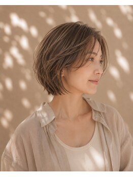 ユルム 深谷稲荷の写真/【骨格補正で小顔魅せ】どこから見ても美しいシルエット。あなたの魅力を引き出すショートヘア