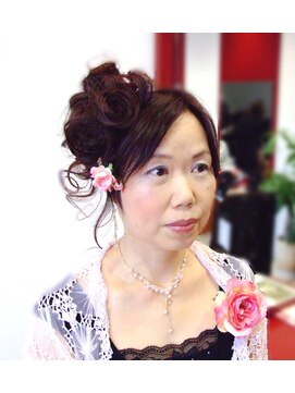 ココアール けやき通り(COCO.R) ピンクのコサージュが良くお似合いなご婦人♪シニアスタイルも