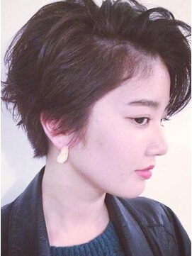 アーシャム(Arsham) シンプルショートスタイル