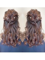 シーデン(C-den)&nbsp;定番☆ゆるふわハーフアップ！