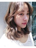 センターパートナチュラルパーマスタイル【アッシュベージュ】