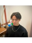 ツイストスパイラルパーマ・センターパートメンズパーマ