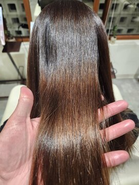 チュエベルパーチ 20代30代40代大人ナチュラルレイヤー髪質改善斜めバング